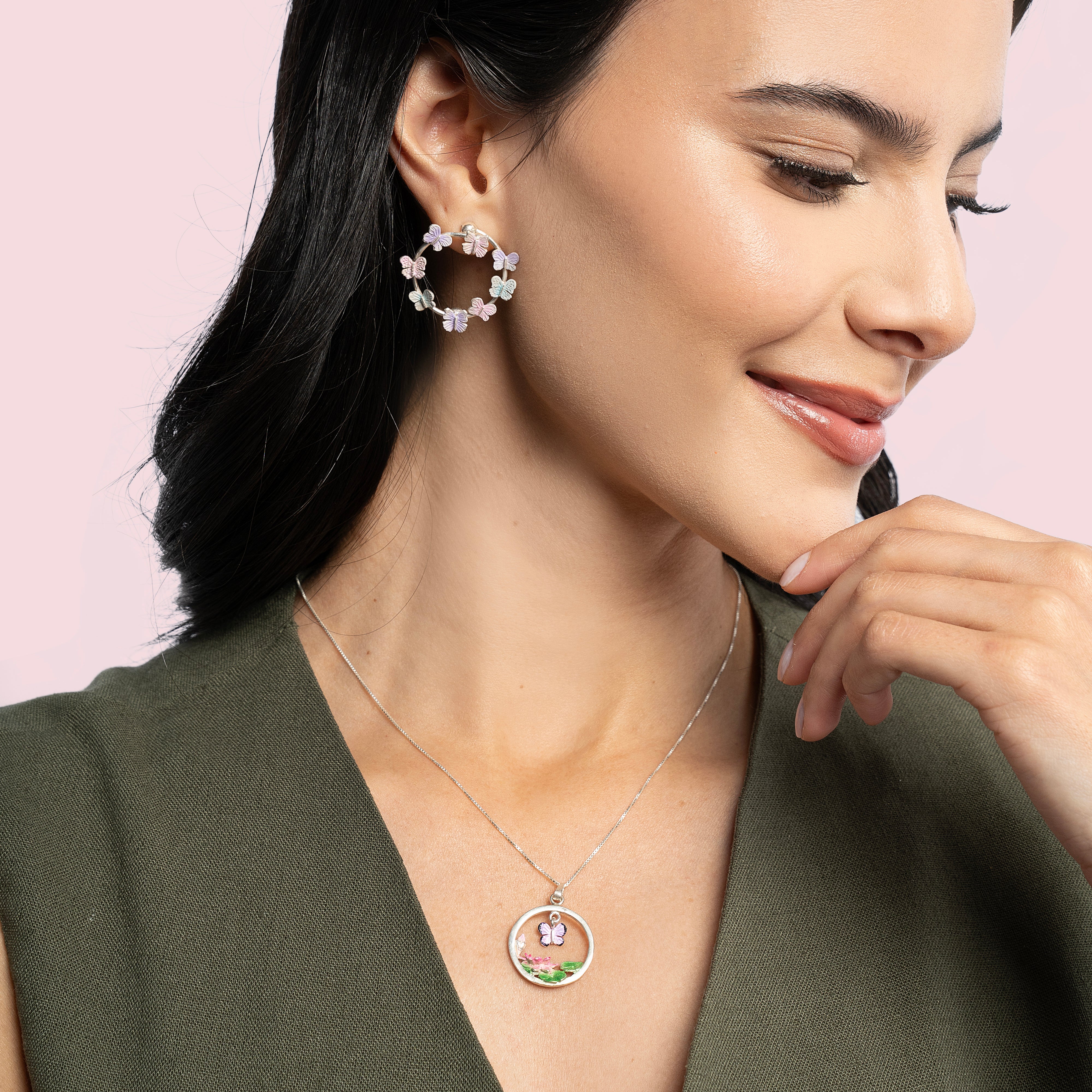 Collar Mariposa en Jardin